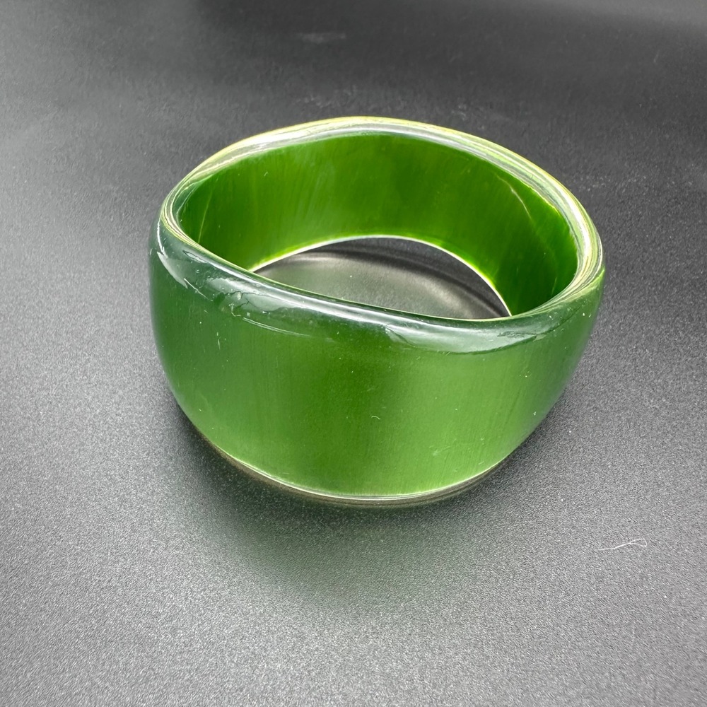 Vintage Chunky Bangle Bracelet Green Lucite Resin Wide Band Medium